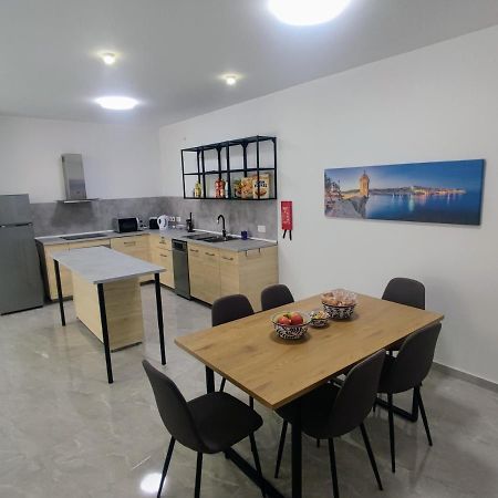 Deggies Apartments - Spacious, Modern Apartment! Naxxar Buitenkant foto