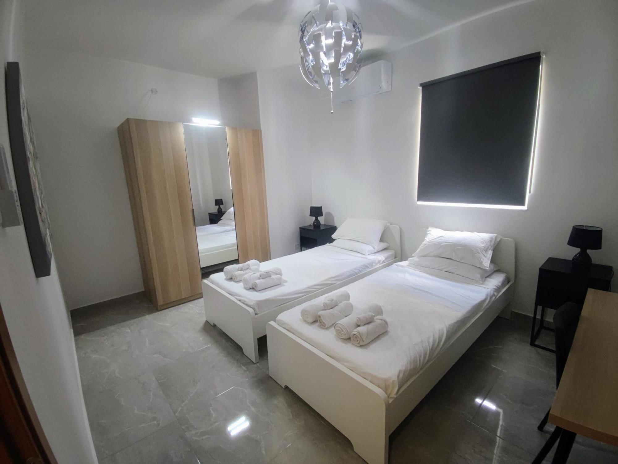 Deggies Apartments - Spacious, Modern Apartment! Naxxar Buitenkant foto