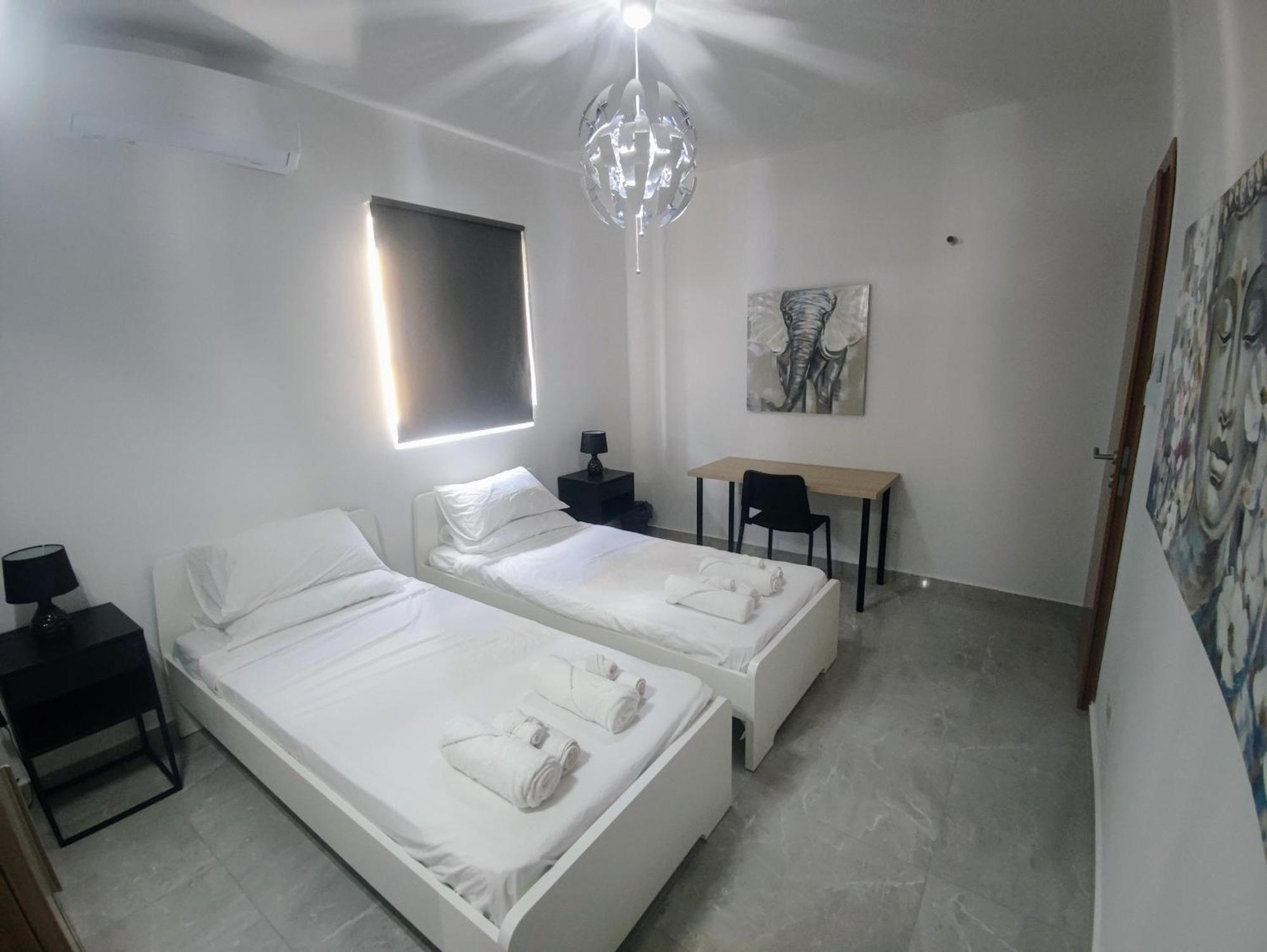 Deggies Apartments - Spacious, Modern Apartment! Naxxar Buitenkant foto